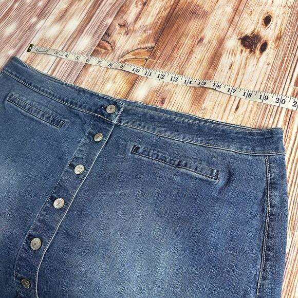 Wallflower Size 22W Blue Button Front Jean Denim Knee Length Skirt Stretch 41X19 - Picture 3 of 9